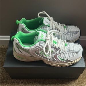 Men/Women White and Green Sneakers